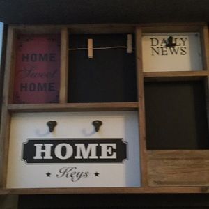 Wooden keyholder wall decoration